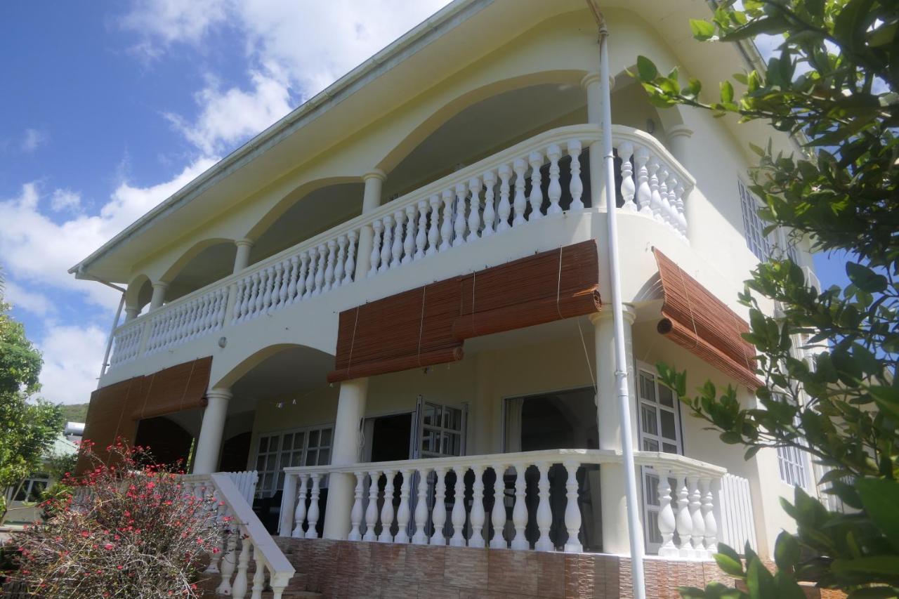 Case de vacanță Tropical Garden Self Catering