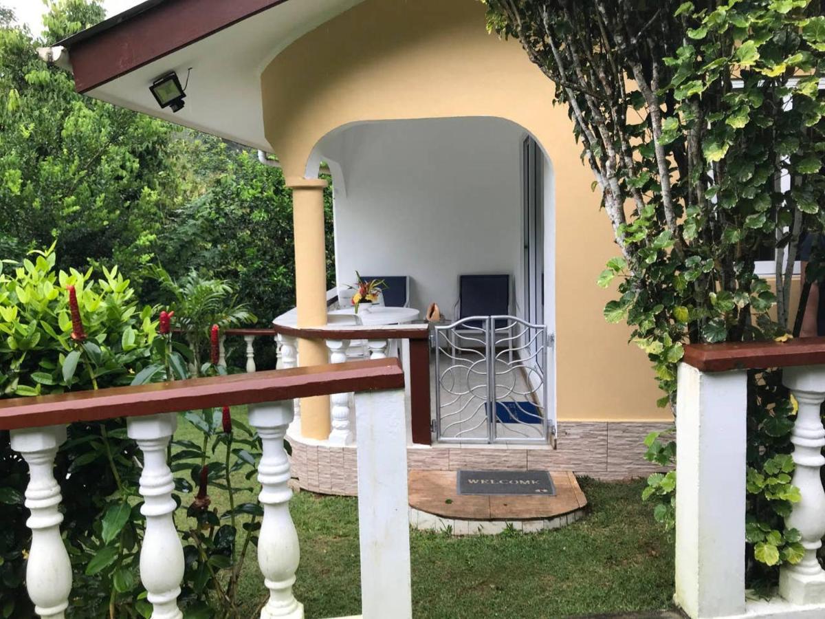 Tropical Garden Self Catering Case de vacanță *